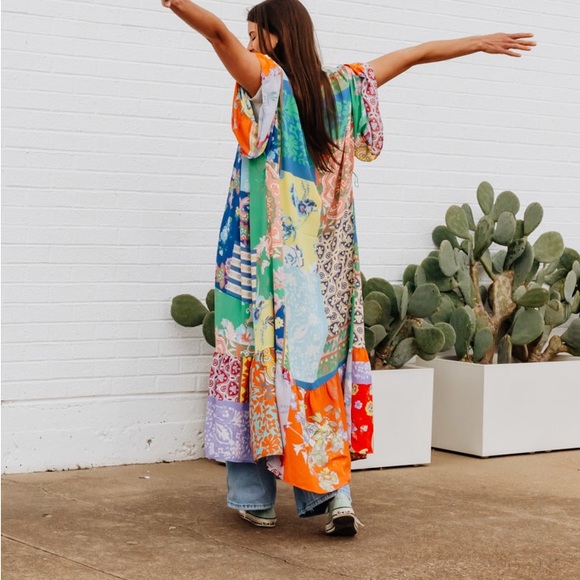 Splendor Kimono made in Guatemala - $92 - Picture 6 of 11